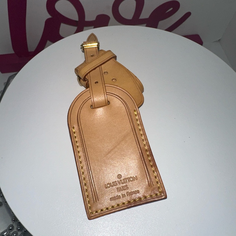Louis Vuitton Luggage Tag and Poignet - Gently Loved!